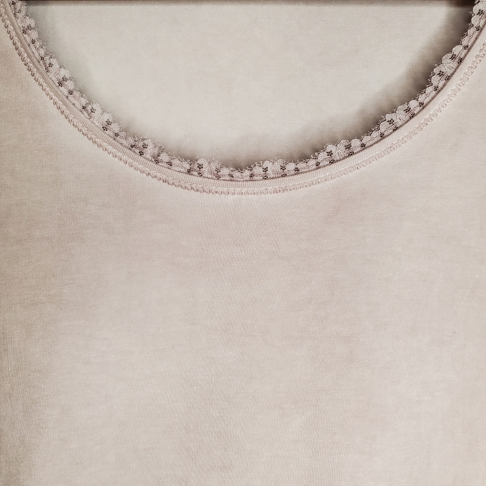 Tredy Lace Trimmed Tunic – European Size 38 – Powder Pink - Picture 4 of 6